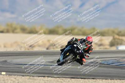 media/Dec-07-2025-CVMA (Sun) [[3e7d2de5dc]]/Race 16-Formula Middleweight/